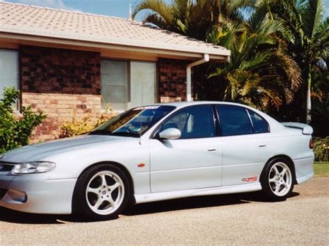 Holden Commodore Thevman Shannons Club