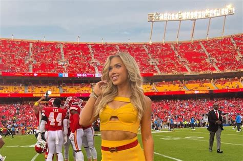 Chiefs Heiress Gracie Hunt Completely Stole The Show On Field Before