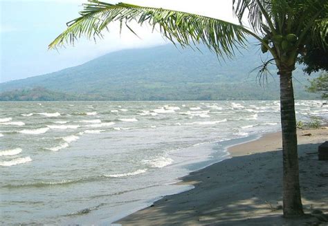 Lake Nicaragua: Go Visit Its Tranquil Blue Waters