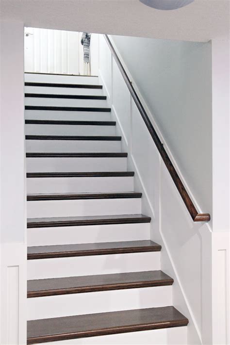 IHeart Organizing: Do it Yourself: Stairway Handrail Installation