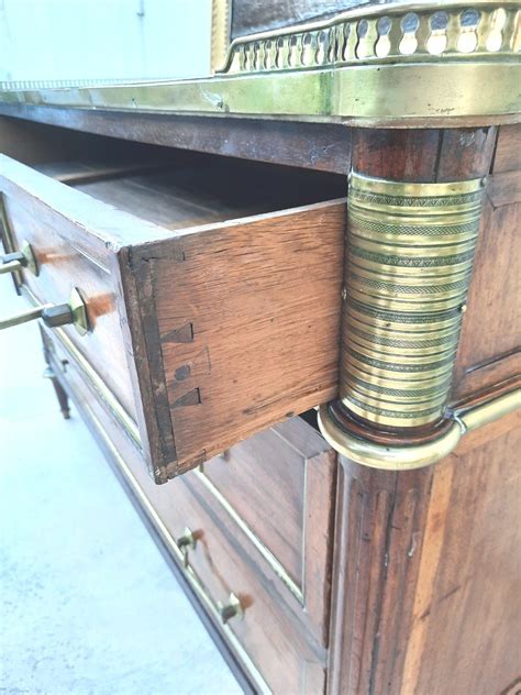 Proantic Commode d époque Louis XVI en acajou XVIIIème