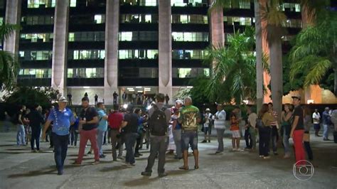 Escolas De Samba Fazem Protesto Contra Corte De Verbas RJ2 G1