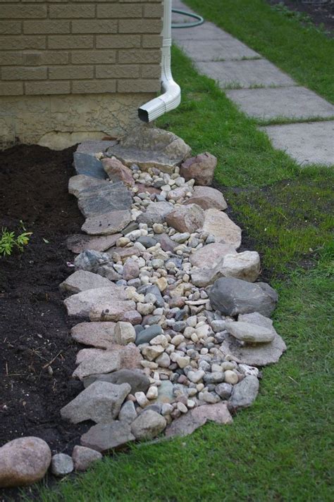 37 Creative Front Yard Ideas With Rock Makeover To Try Right Now In 2020 Backyard Landscaping