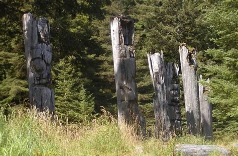 Haida Gwaii Kayaking Tour Bald Eagles And Totem Poles