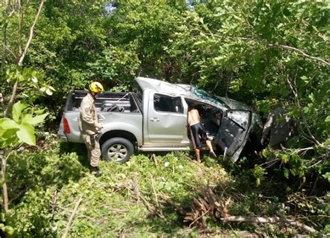 Hilux Capota E Deixa Cinco Pessoas Feridas Sim Es Online