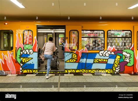 U-Bahn, Graffiti, Berlin, Deutschland Stock Photo - Alamy