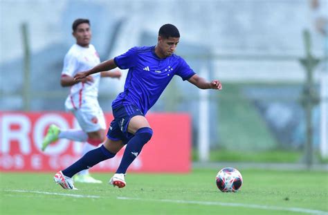 Fernando Conquista Hat Trick E Cruzeiro Atropela Uni O Mogi