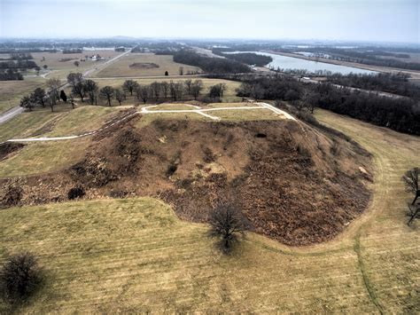 The Cahokia Mounds State Historic Site | World History Commons