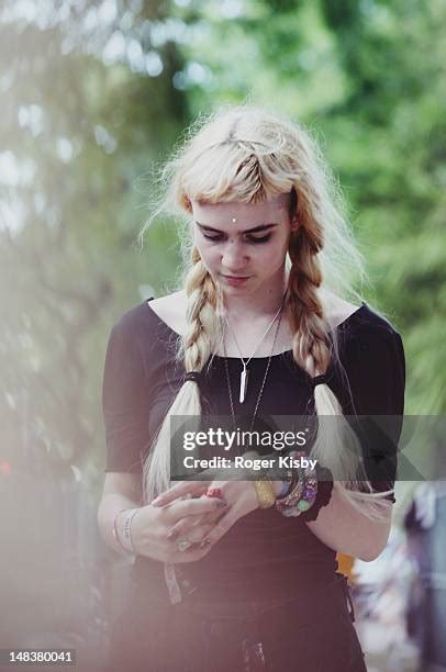 Claire Elise Boucher Aka Grimes Imagens E Fotografias De Stock Getty Images