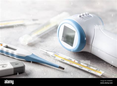 Rectal Thermometer Hi Res Stock Photography And Images Alamy