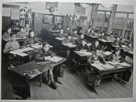 Photo de classe CM2 de 1966 Ecole Française Vauban Copains d avant