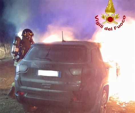 Oniferi Distrutta Dalle Fiamme Auto Del Sindaco Ogliastra Vistanet