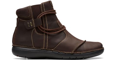 Clarks Un Loop Up In Brown Lyst