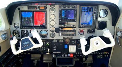 BEECHCRAFT A36 Cockpit