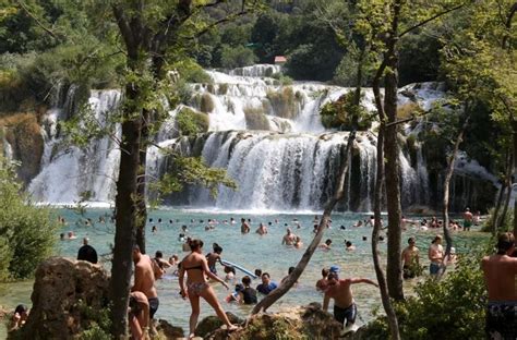 Lalovac Turistima Kao Nagradu Nudi Ljetovanje U Hrvatskoj Za To Moraju