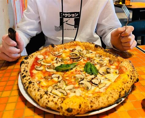 Pizza in Bamberg in einem wunderschönen Lokal Henrietta Bamberg