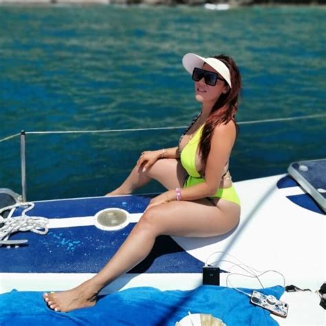 10 Hot Sexy Raquel Cordova Bikini Pics