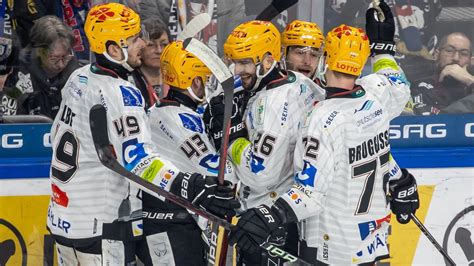 Eishockey Pinguins Bremerhaven Erreichen Erstmals Del Halbfinale