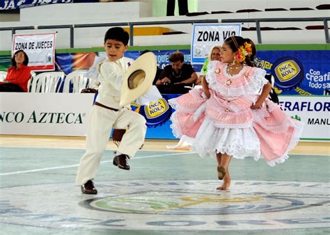 450 parejas participaron hoy en concurso de marinera norteña en