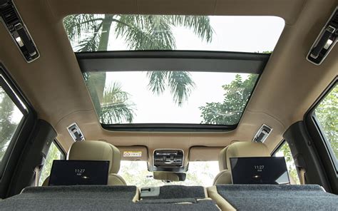 Land Rover Range Rover Interior Images: Range Rover Interior Photo Gallery