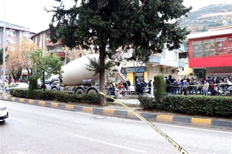 Hatay Da Beton Mikserinin Arpt Yaya Hayat N Kaybetti