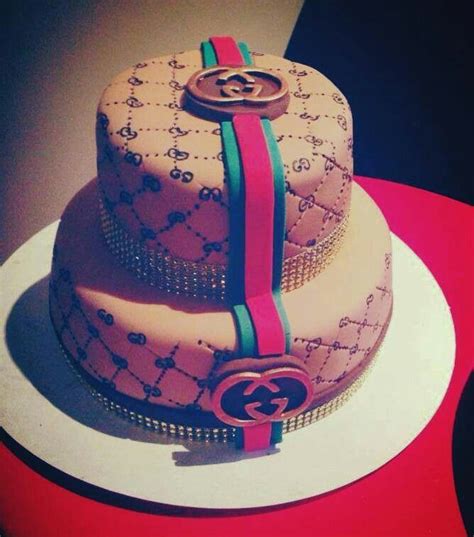 Gucci Cake♚ Ladyluxury♚ What Women Want Pinterest Gucci Cake