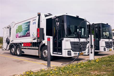 Mercedes Benz Eeconic Revoluciona La Limpieza En La Segunda Ciudad M S