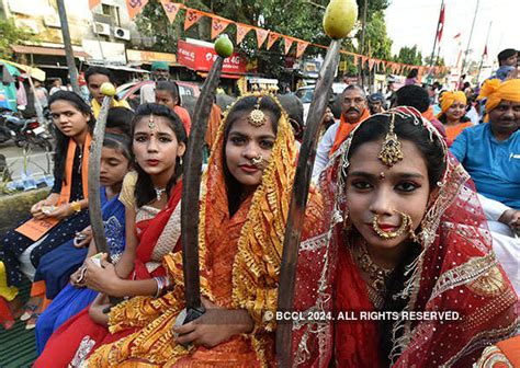 Durga Vahini Members Perform Shastra Puja Before Start Shakti Yatra