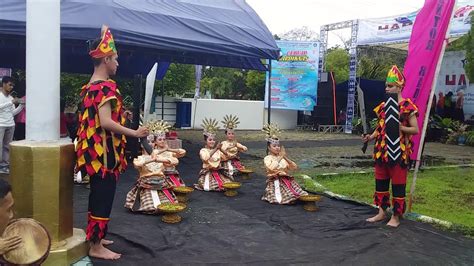 TARI PERANG MONDOTAMBE SUKU TOLAKI PENJEMPUTAN TAMU YANG DI MULIAKAN