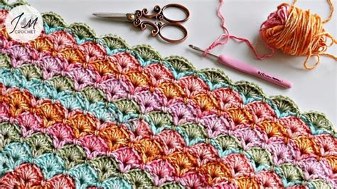 How to Crochet Shell Stitch Blanket For Winter - The Newlywed