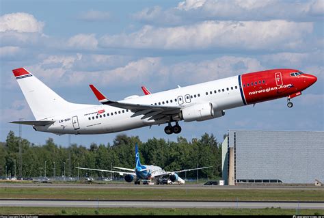 LN NIH Norwegian Air Shuttle Boeing 737 8JP WL Photo By Paul