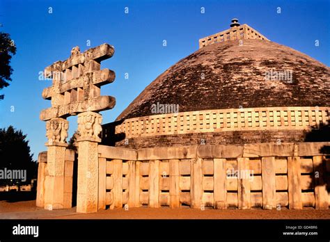 Sanchi Stupa Carved Hi Res Stock Photography And Images Alamy