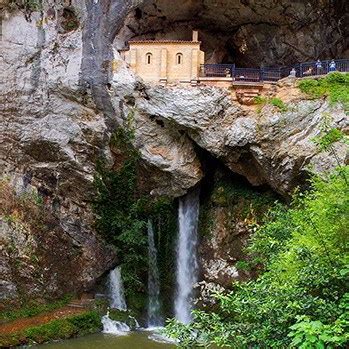 Batalla de Covadonga Cangas de Onís hazteUNBUS es