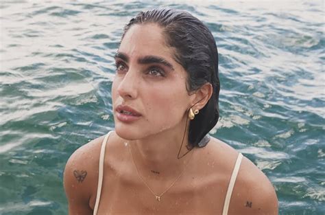 Isabella Ladera regresa a las redes tras escándalo con video íntimo en bikini