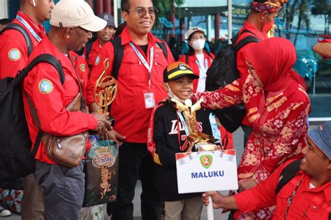 Kontingen Pesparani Maluku Disambut Meriah Di Ambon Karena Juara Umum