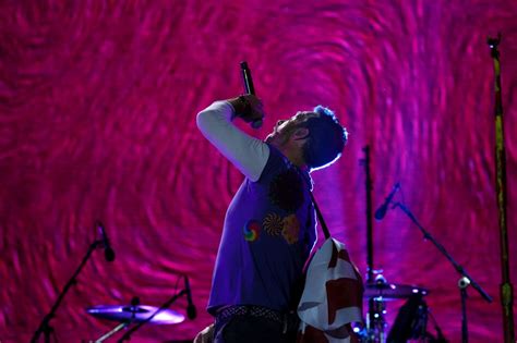 IN PHOTOS: Coldplay rocks Manila | ABS-CBN News