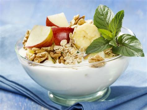 M Sli Mit Joghurt Und Obst Rezept Eat Smarter