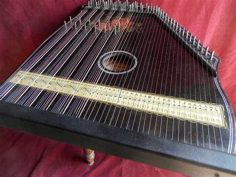 Concert Guitar Zither - 67 strings.