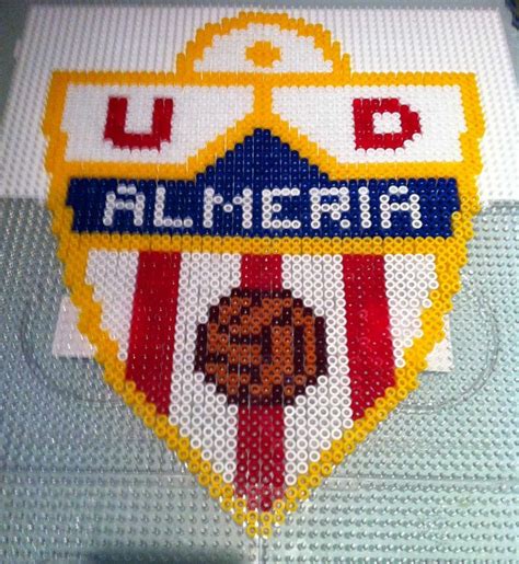 Mejores Im Genes De Escudos De F Tbol En Pinterest Hama Beads