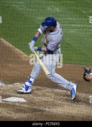 New York Mets le deuxième but Daniel Murphy 28 des célibataires en