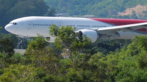 Airbus A330 Nordwind landing 7303024 Stock Video at Vecteezy