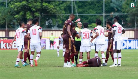 Foto Takluk Dari Psm Makassar Arema Telan Kekalahan Kelima Beruntun