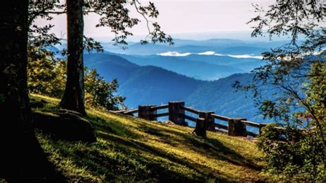 Top 10 Best Peaceful Places to Visit in Georgia Mountains Areas! - Directorateheuk