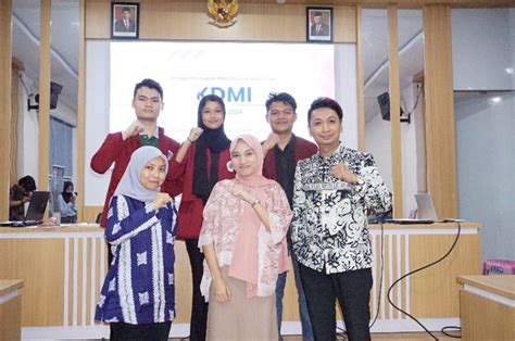 Tim Debat Fakultas Hukum Universitas Negeri Gorontalo Raih Kemenangan