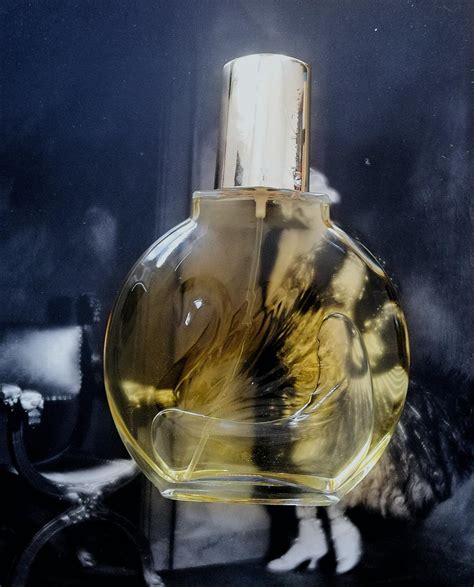 Vanderbilt Gloria Vanderbilt perfume - a fragrance for women 1982