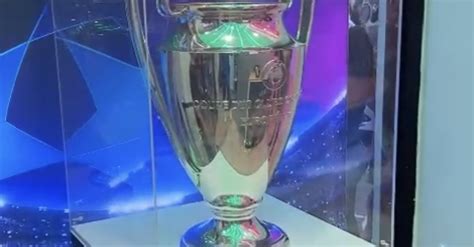 Video La Coppa Della Champions League In Esposizione A Portici Ecco