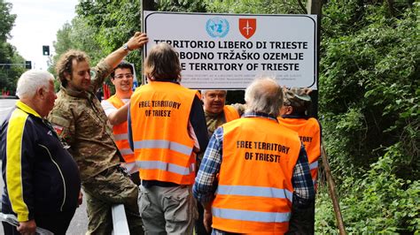 Quattro Mesi Al Confine Del Territorio Libero Di Trieste Trieste Libera