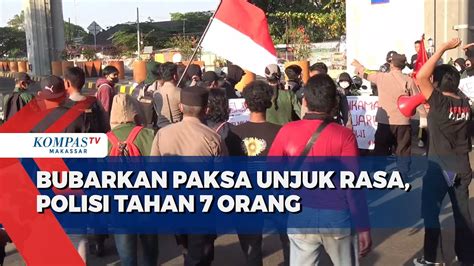 Bubarkan Paksa Unjuk Rasa Polisi Tahan Orang Demonstran Youtube