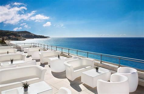 10 Best Rooftop Bars in France [2022 UPDATE]