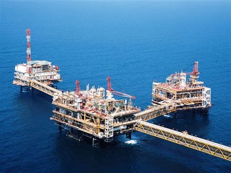 Qatarenergy Partners With Sinopec For Billion Lng Project Oil